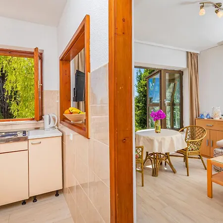 Apartment Family Close To The Mlini