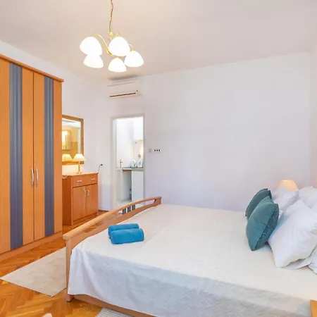 Апартаменты Family Close To The *